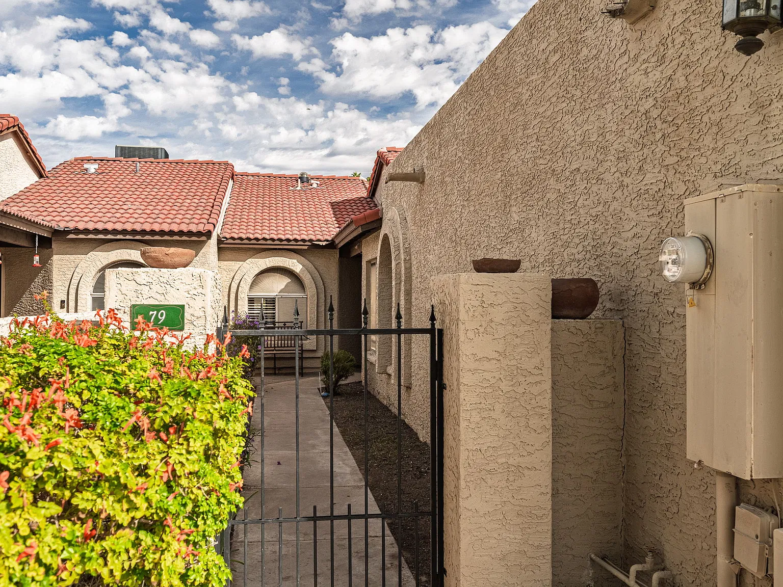 3 bed, 1471 sqft, $1,895 — Photo 1