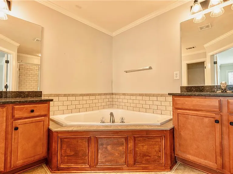 2249 Ewell Park Dr — Photo 21