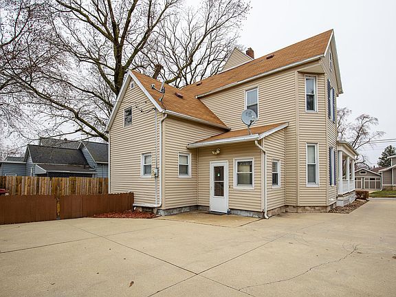 2nd image of 904 W Oakland Ave