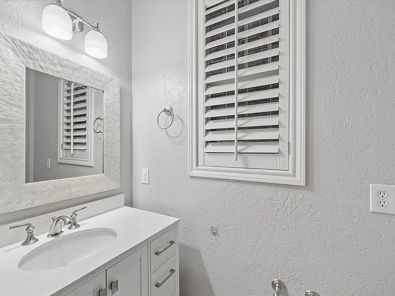 5349 McCulloch Cir — Photo 10