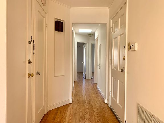 3rd image of 2126 20th Ave