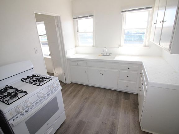 5th image of 5940 Melrose Ave APT 6