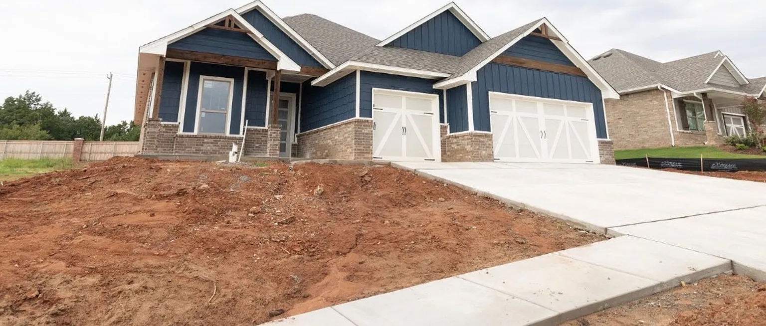 4 Bedroom 2 Bathroom 3 Car Garage Home in Edmond School District — Photo 2