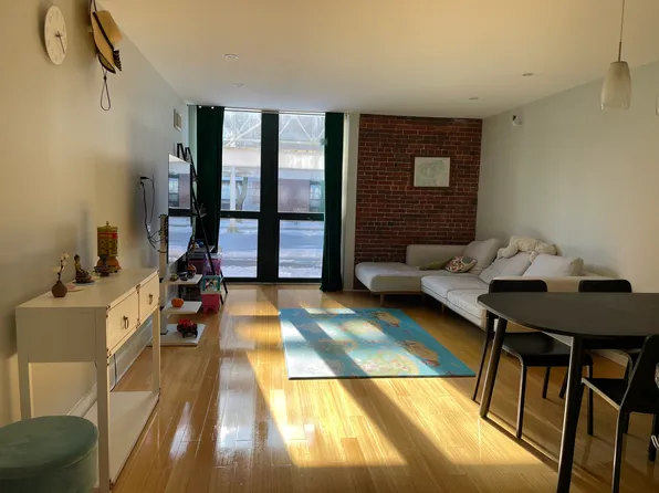 42 8th St APT 5114, Charlestown, MA 02129