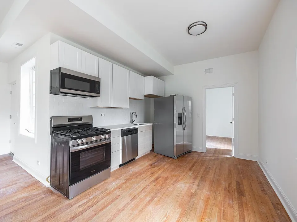 3107 N Harding Ave #3E