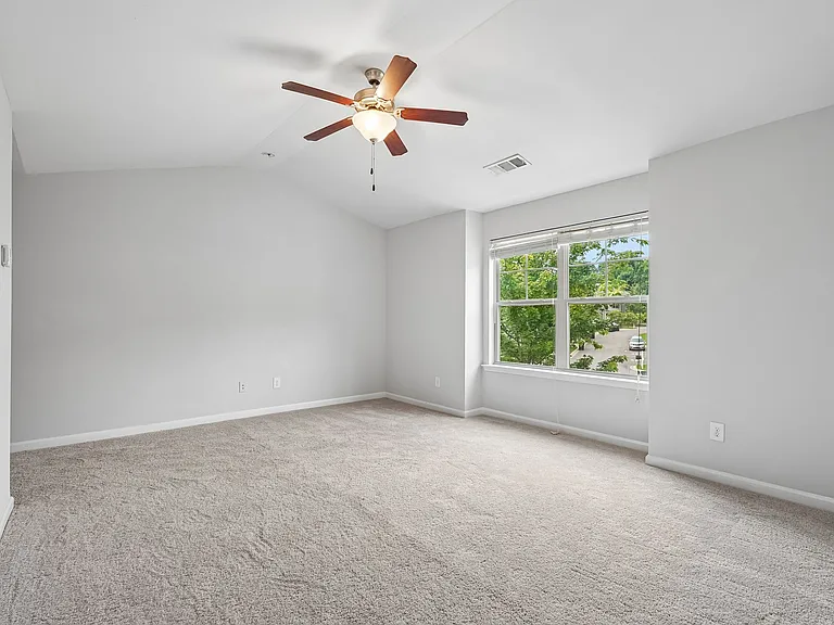 5860 Vinyard Ln — Photo 20