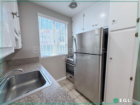 5th image of 5922 Carlton Way APT 103