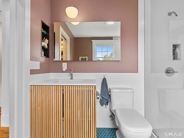 53 Turner Ave — Photo 33