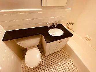 Rented by Metropolis Real Estate of Manhattan