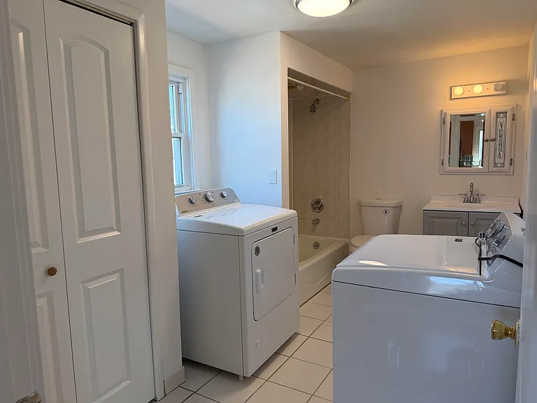 119 Marsellus Pl #2 — Photo 10