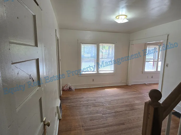 925 W Clark St #925 — Photo 10