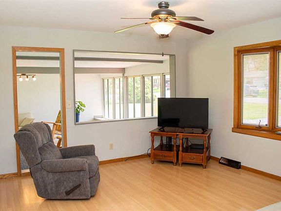 2nd image of 4616 Scenic Dr
