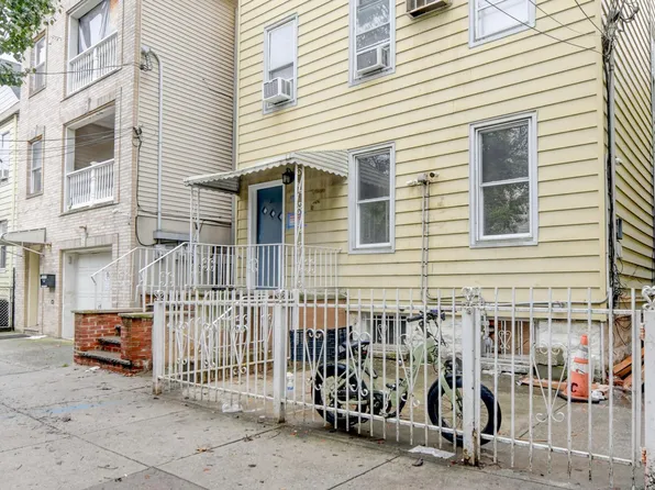 37 Logan Avenue image 30 of 30