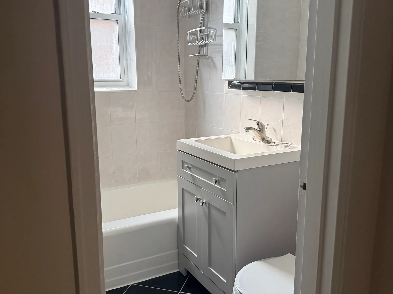 2 bed, 850 sqft, $2,800 — Photo 3