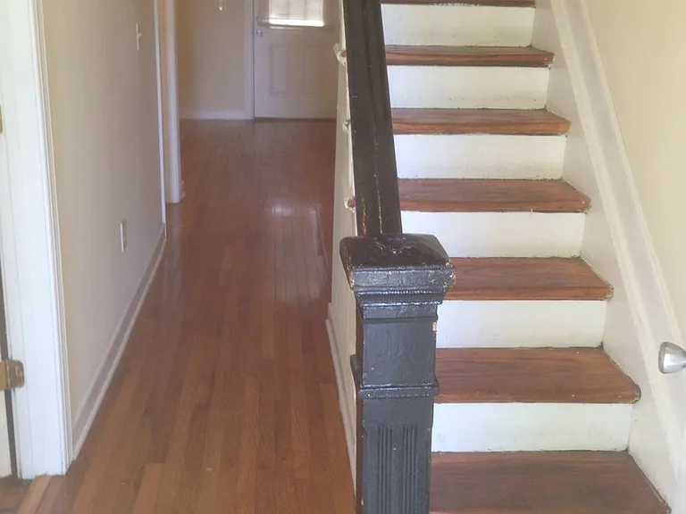 1242 Parkwood Ave — Photo 4