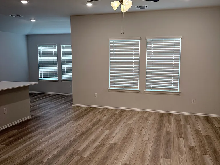 7300 Veronica Ct — Photo 11