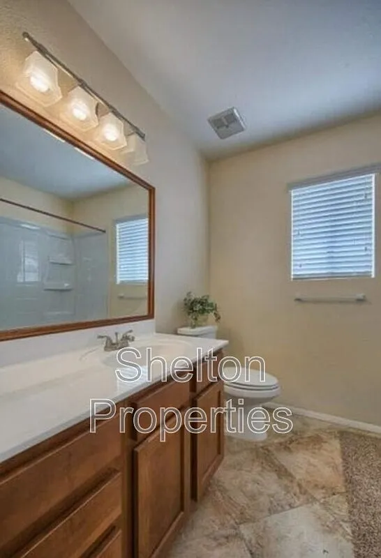 2 bed, 1.0 bath, 810 sqft, $1,400 — Photo 4