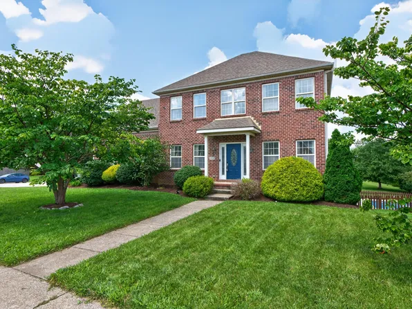1029 Cedar Ridge Ln, Versailles, KY 40383