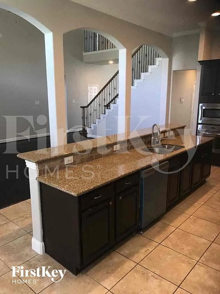 4 bed, 3.5 bath, 3494 sqft, $2,665 — Photo 4
