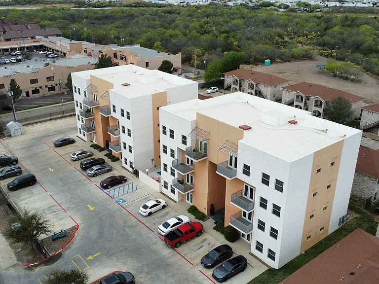 502 Shiloh Dr #404E — Photo 4