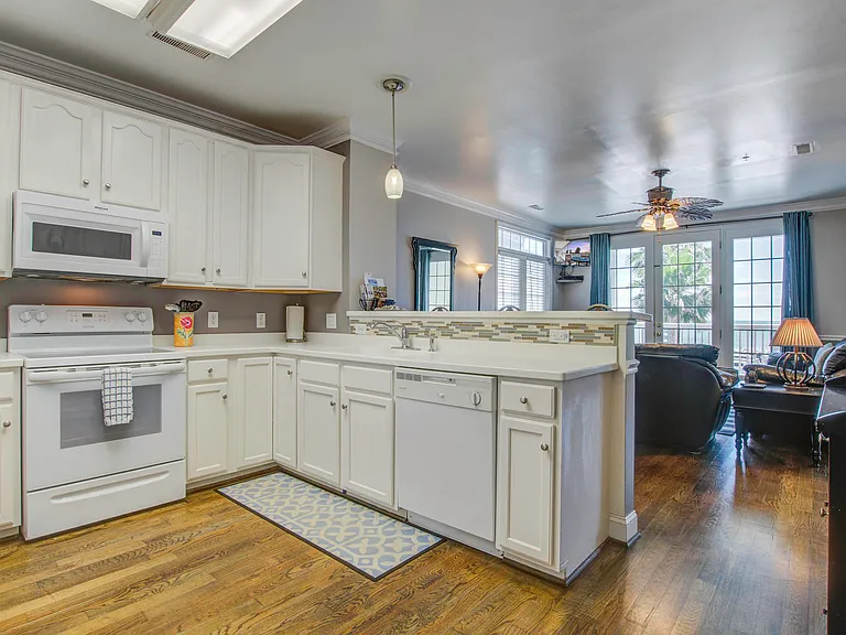 106 Arctic Ave #1DD — Photo 21