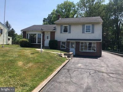 2487 W Helms Mnr, Upper Chichester, PA, 19061