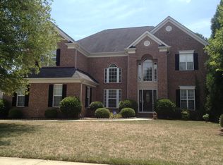 11340 Fountaingrove Dr, Charlotte, NC 28262