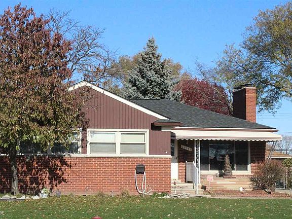 2nd image of 20341 Cedar St