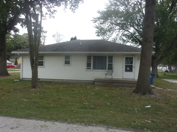 550 N Virginia St, Watseka, IL 60970