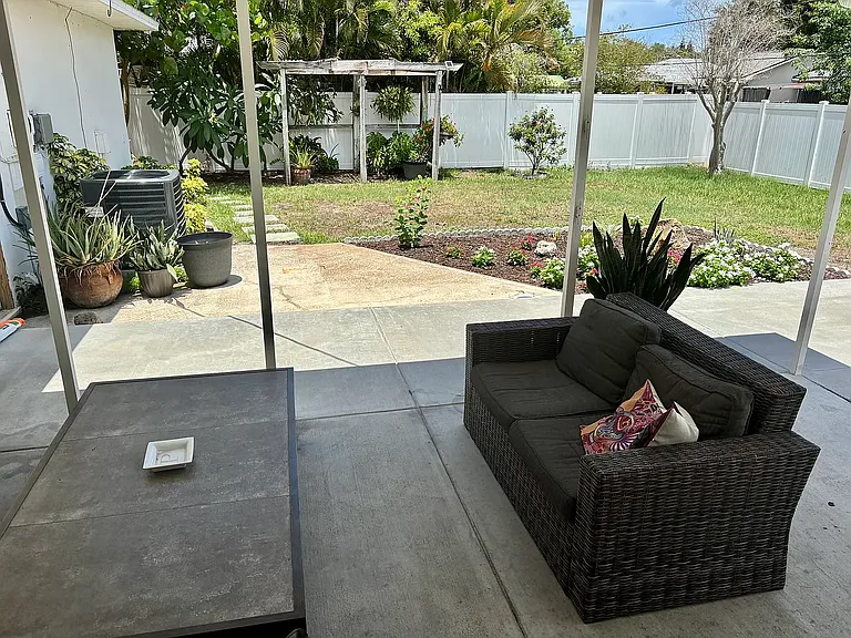 1442 Palmetto St — Photo 4