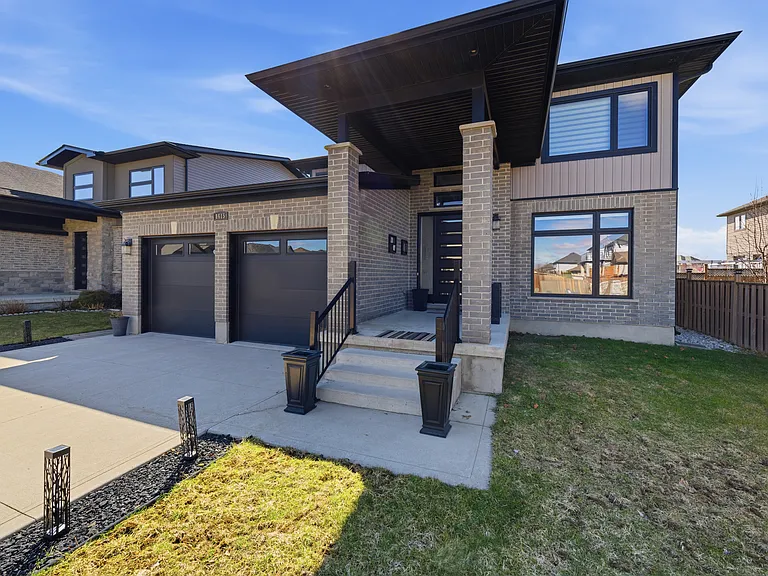 1615 Sandridge Ln — Photo 4