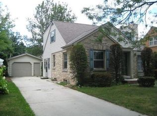 207 2nd St, Sheboygan Falls, WI 53085