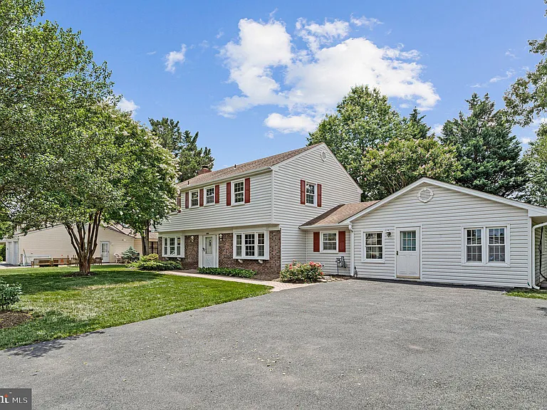 12805 Melvue Ct — Photo 3