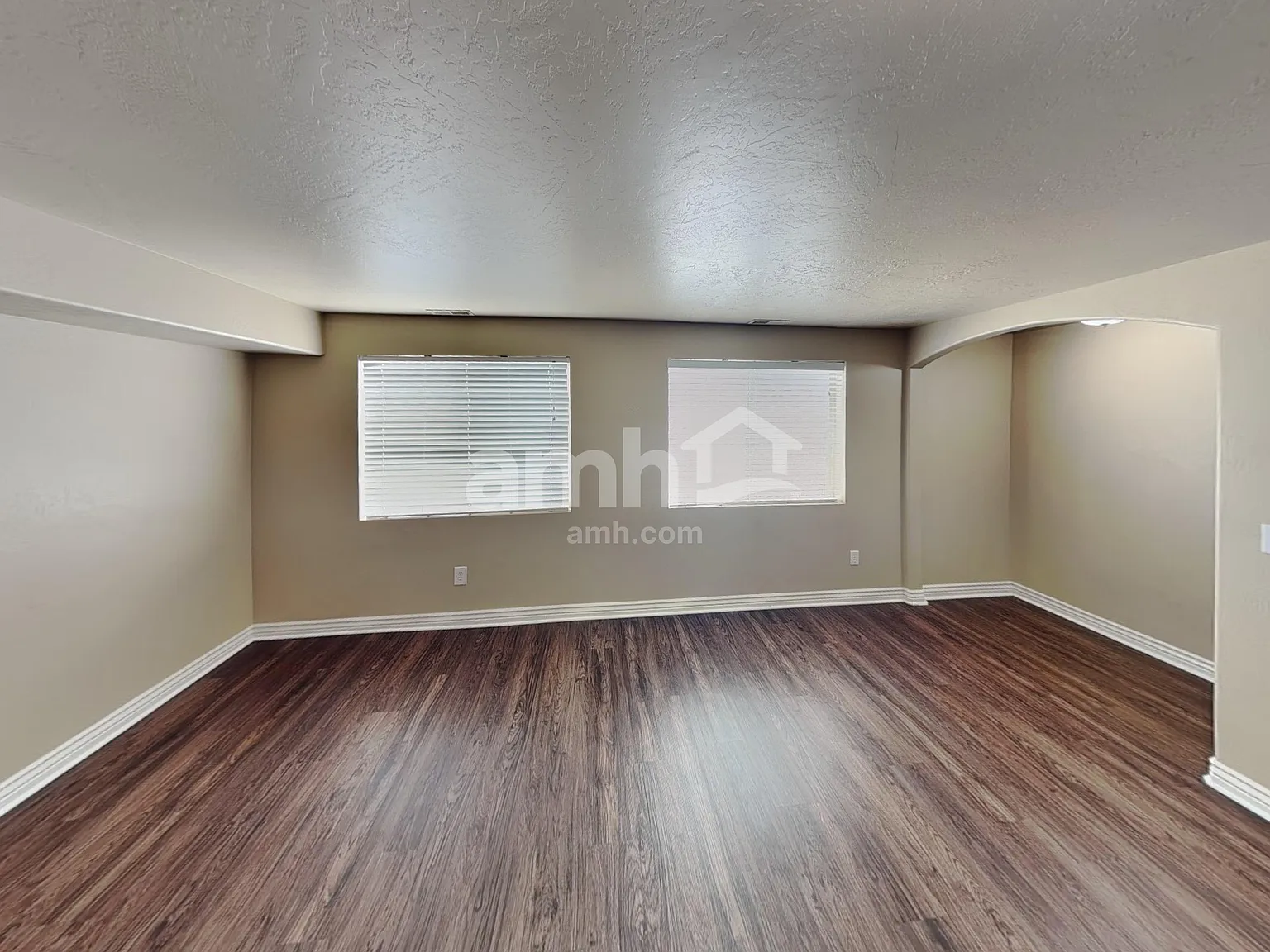5 bed, 3.0 bath, 2443 sqft, $2,615 — Photo 4