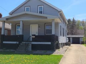 3027 Fortune Ave