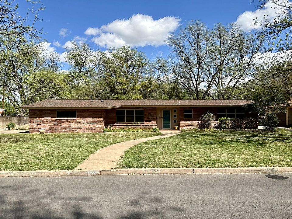 1st image of 825 Rivercrest Dr