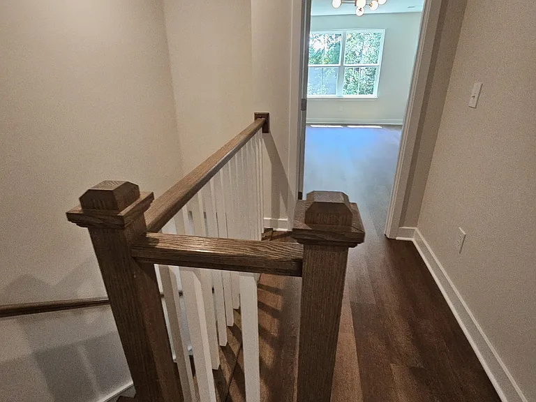 53 Connaught Ct — Photo 8