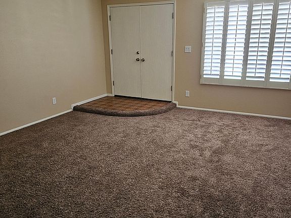 3rd image of 2221 W Eugie Ave