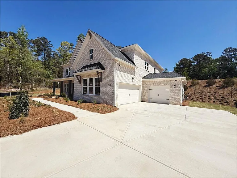 2450 Colliers Ln — Photo 3