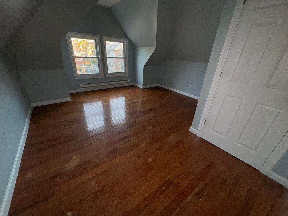 1st image of 921 S 17th St #3F