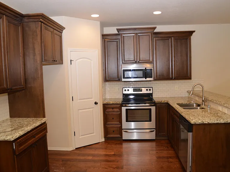 6709 NE 56th Way — Photo 3