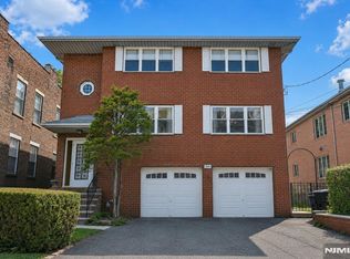 8 Cumbermeade Rd, Fort Lee, NJ 07024