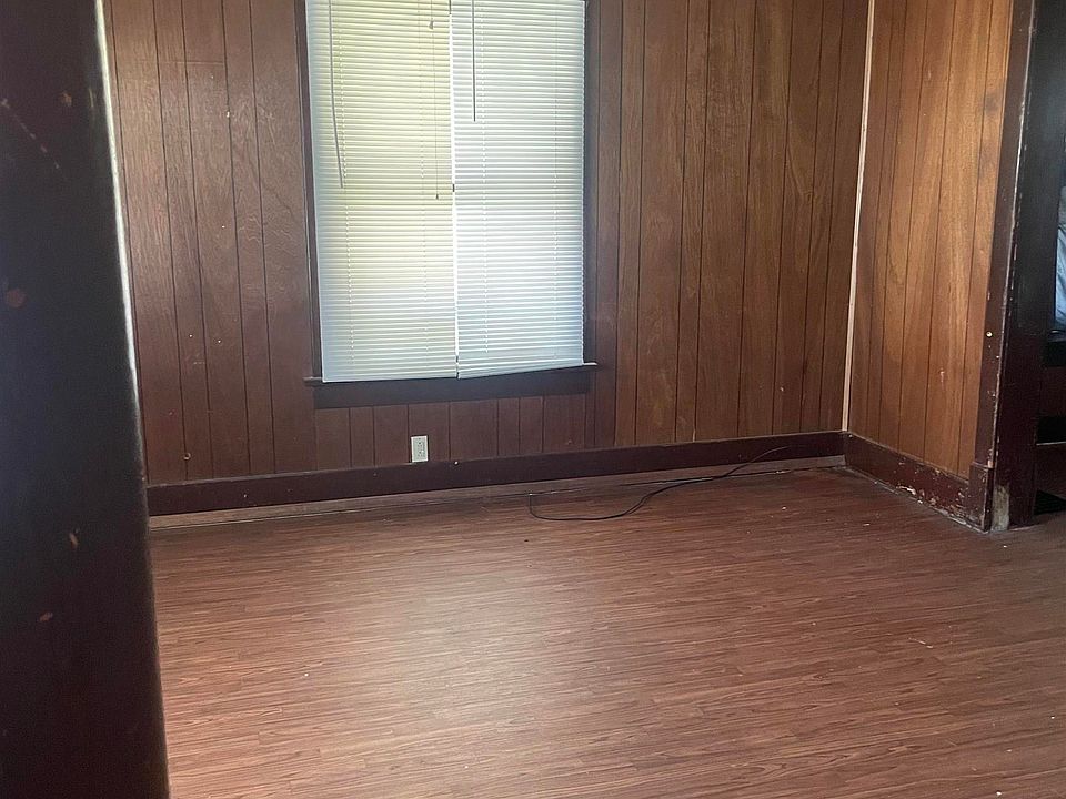 2nd image of 209 S 5th Ave