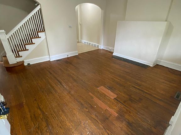 3rd image of 2625 3rd Ave