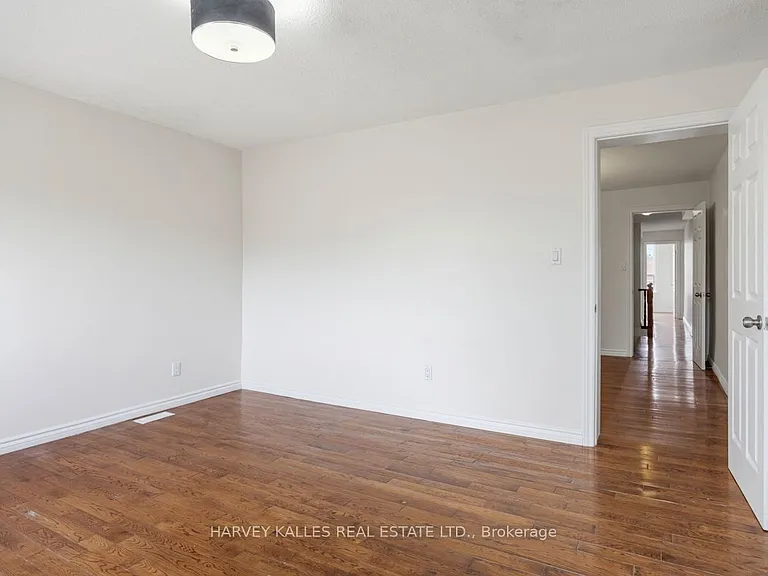 916 Bloor St W #UPPER — Photo 9