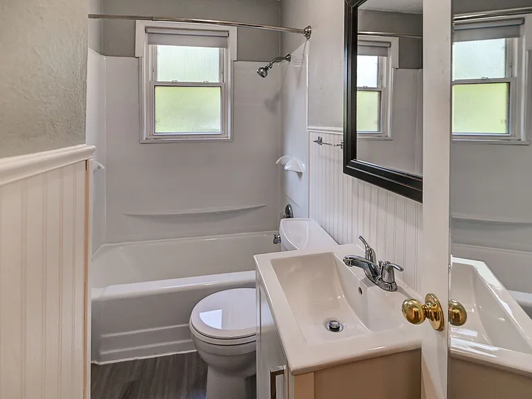 1404 Wyldhaven Ave — Photo 15