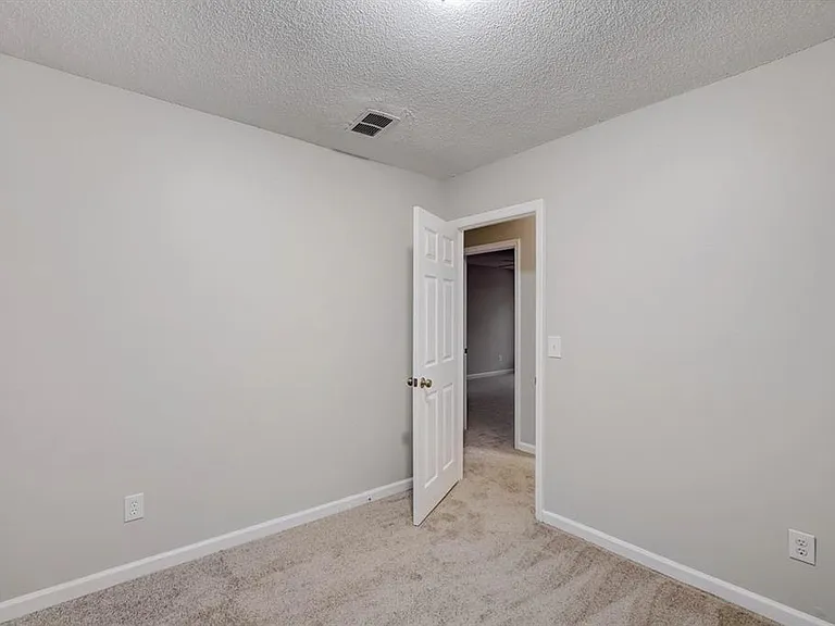 886 Joseph Club Dr SW — Photo 8