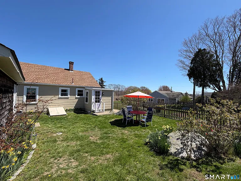40 Ashworth Ave — Photo 12