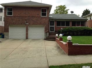 22260 Birmington Pkwy, Oakland Gardens, NY 11364