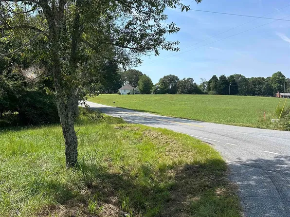 399 Edwards Store Rd, Lyman, SC 29365